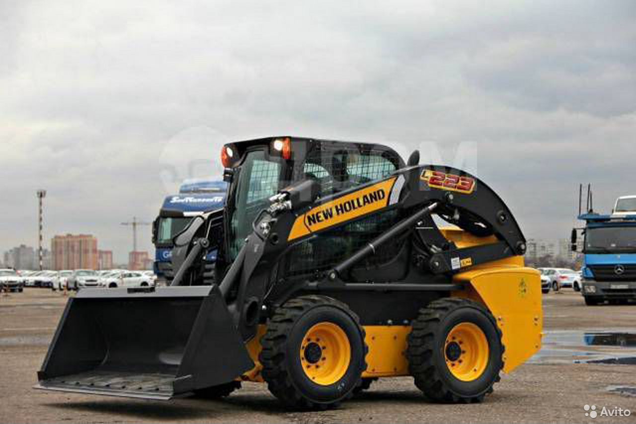 Мини-погрузчик New Holland L323