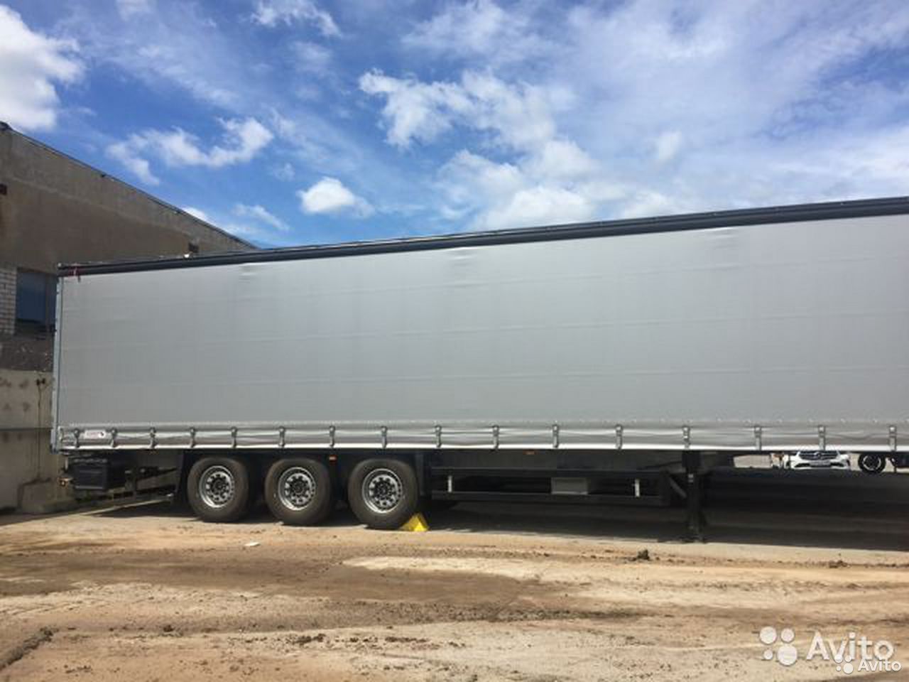 Тентованный полуприцеп Schmitz Cargobull