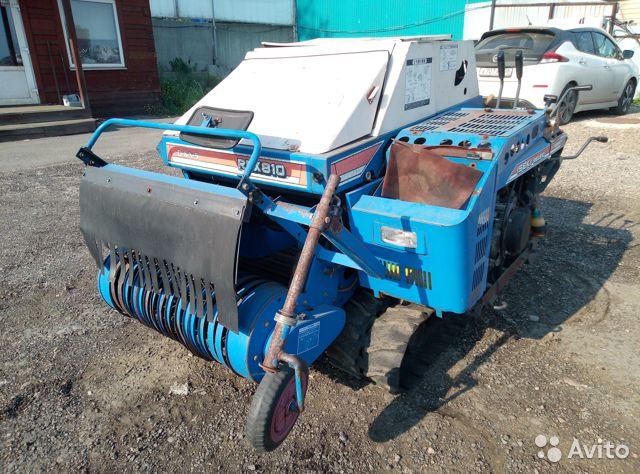 Пресс-подборщик Iseki RBX 810 самоходный