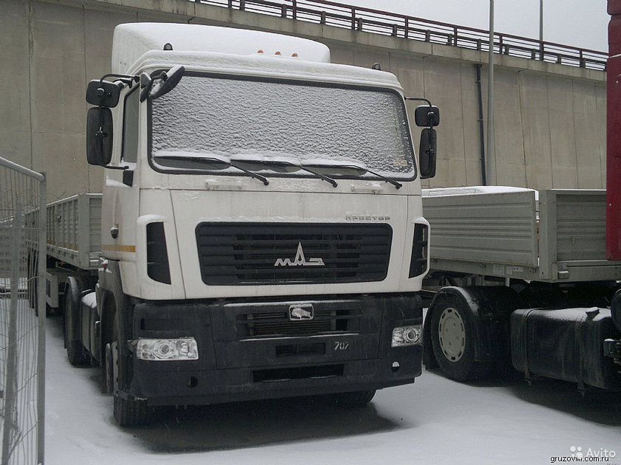 Седельный тягач МАЗ 5440С5-8520-031
