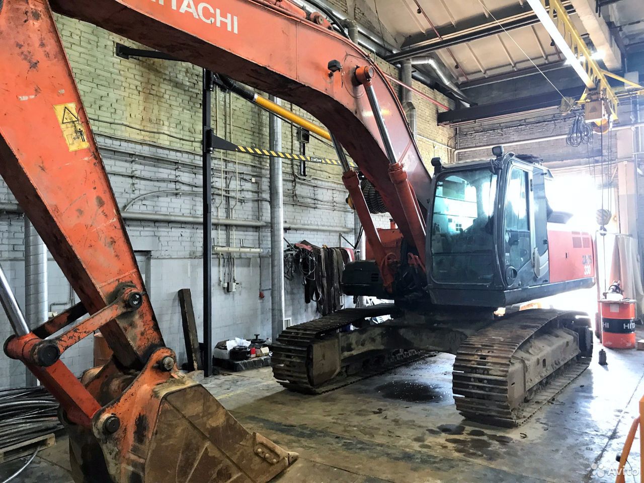 Гусеничный экскаватор Hitachi ZX330