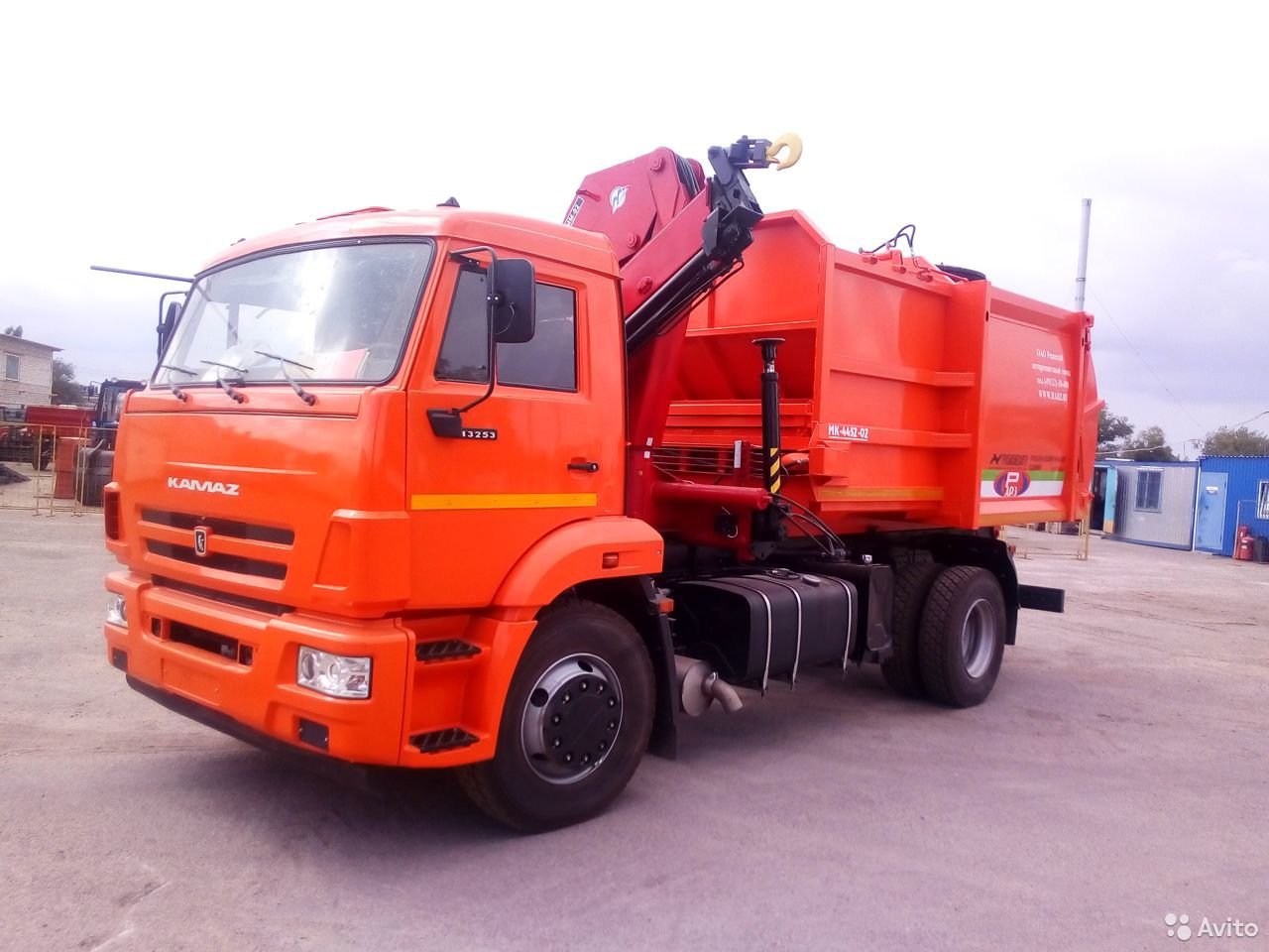 Мусоровоз РАРЗ МК-4552-02 с КМУ на шасси КамАЗ 43253-3010-69