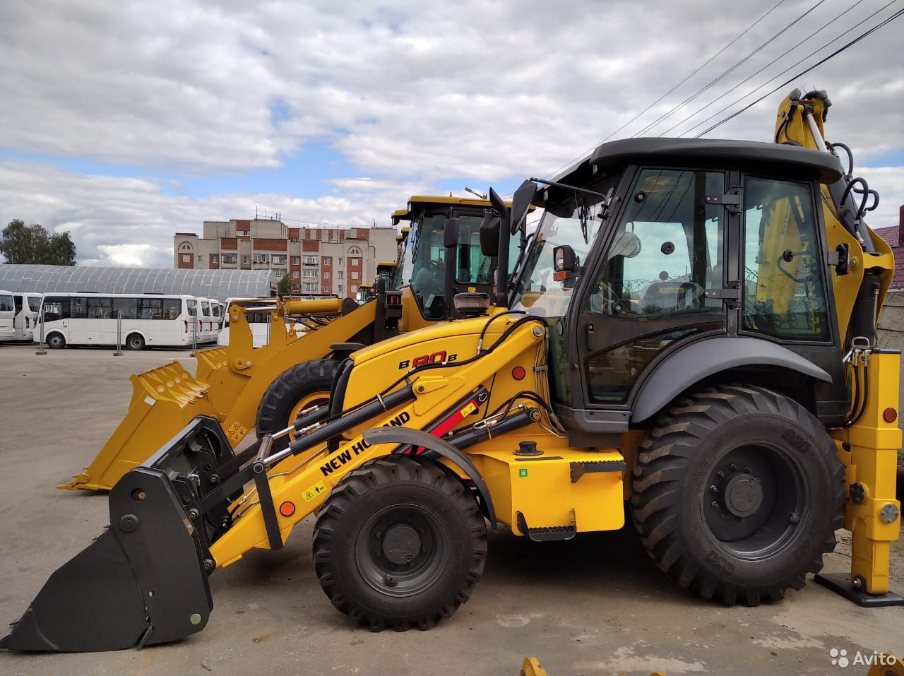 Экскаватор-погрузчик New Holland B80B