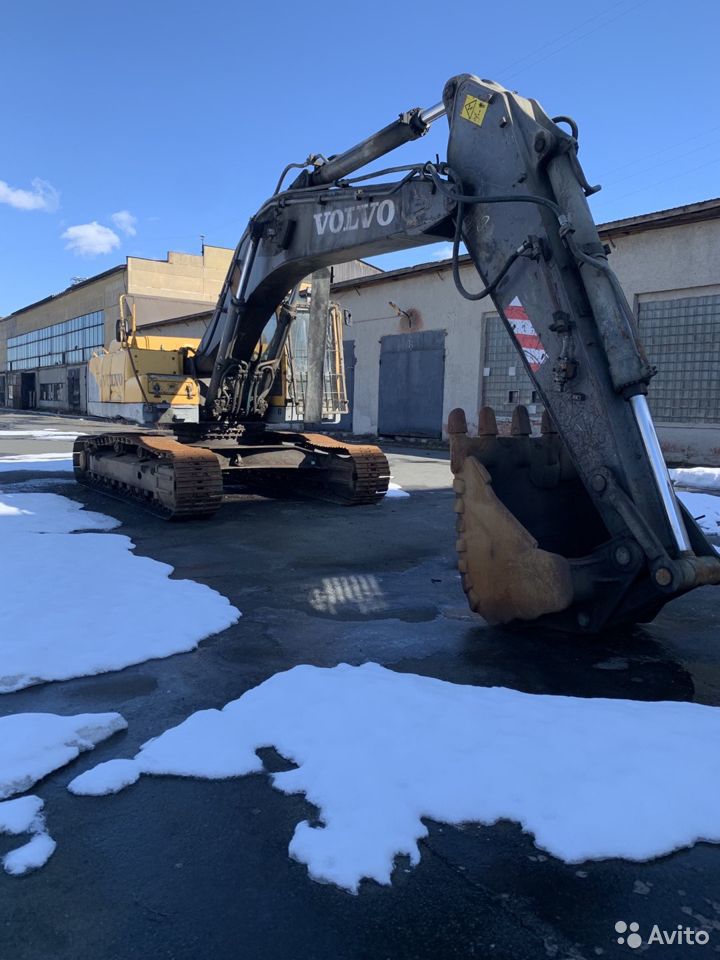 Гусеничный экскаватор Volvo EC 360
