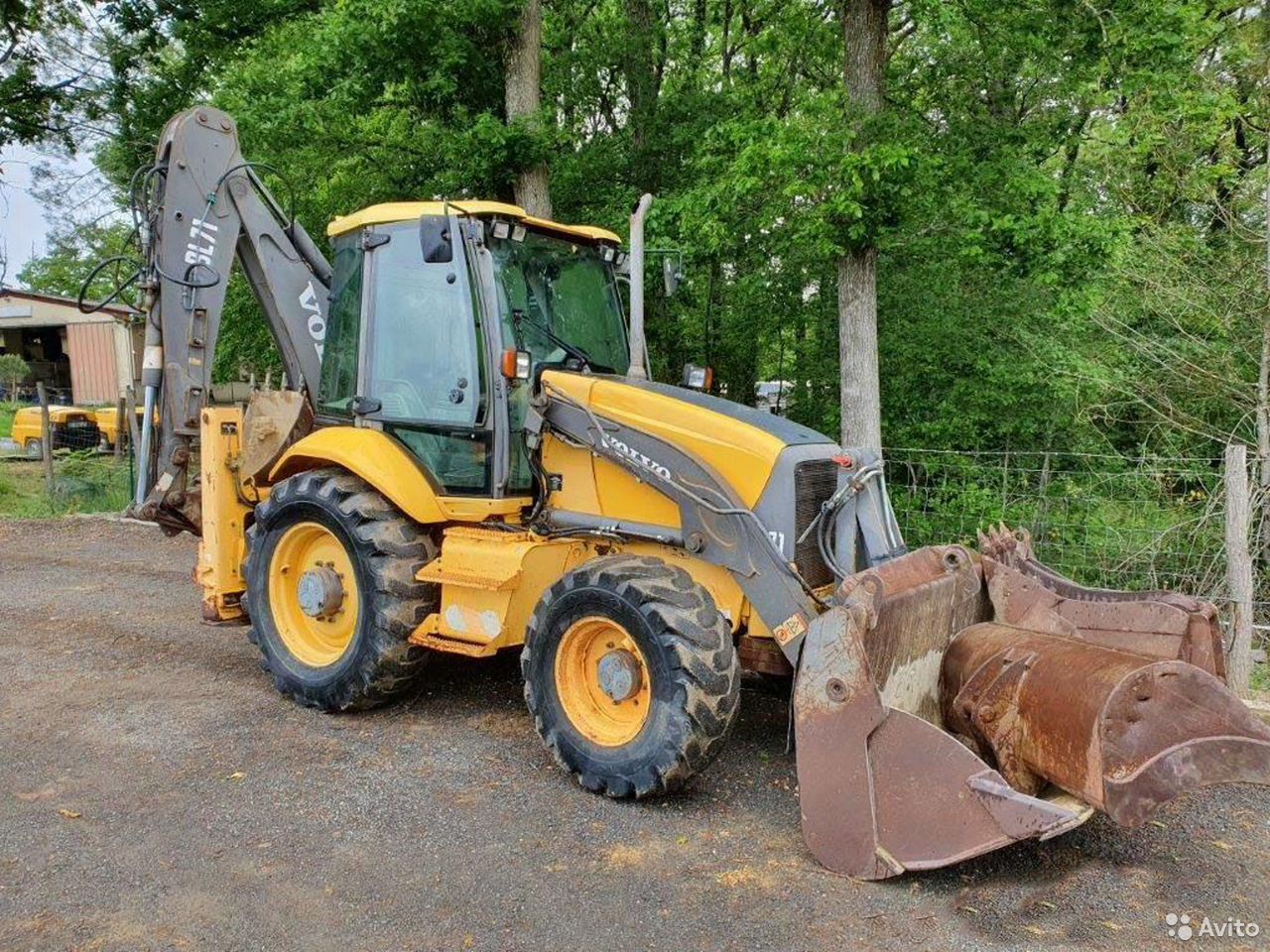 Экскаватор-погрузчик Volvo BL 71