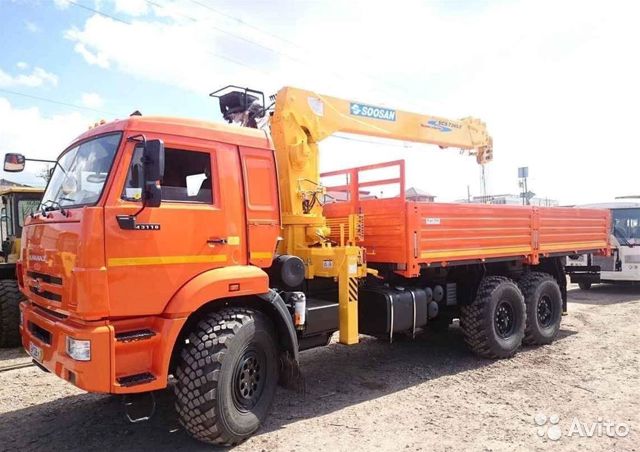 Бортовой грузовик с КМУ КамАЗ 43118 с КМУ Soosan