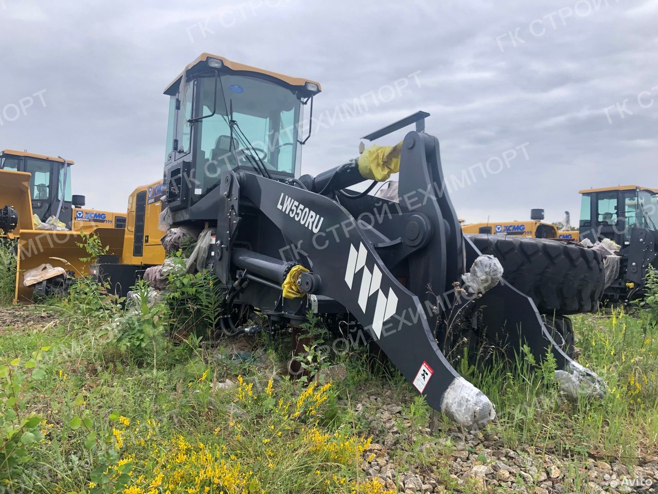 Фронтальный погрузчик XCMG LW550RU