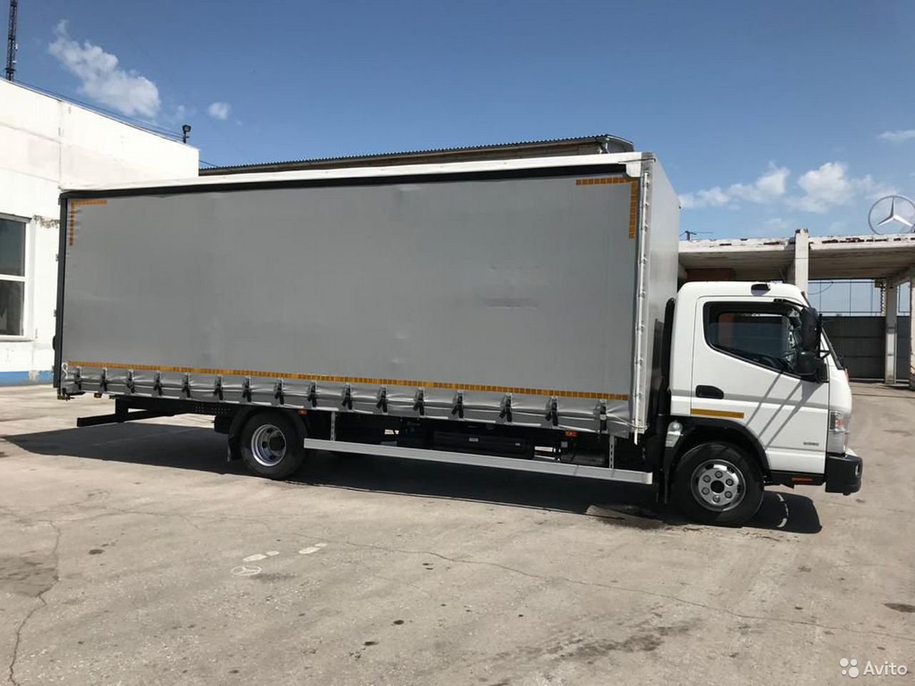 Тентованный автомобиль Mitsubishi Fuso Canter TF