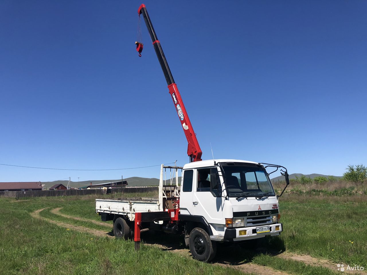 Бортовой грузовик с КМУ Mitsubishi Fuso