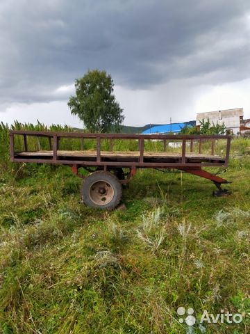 Тракторный прицеп для перевозки тюков