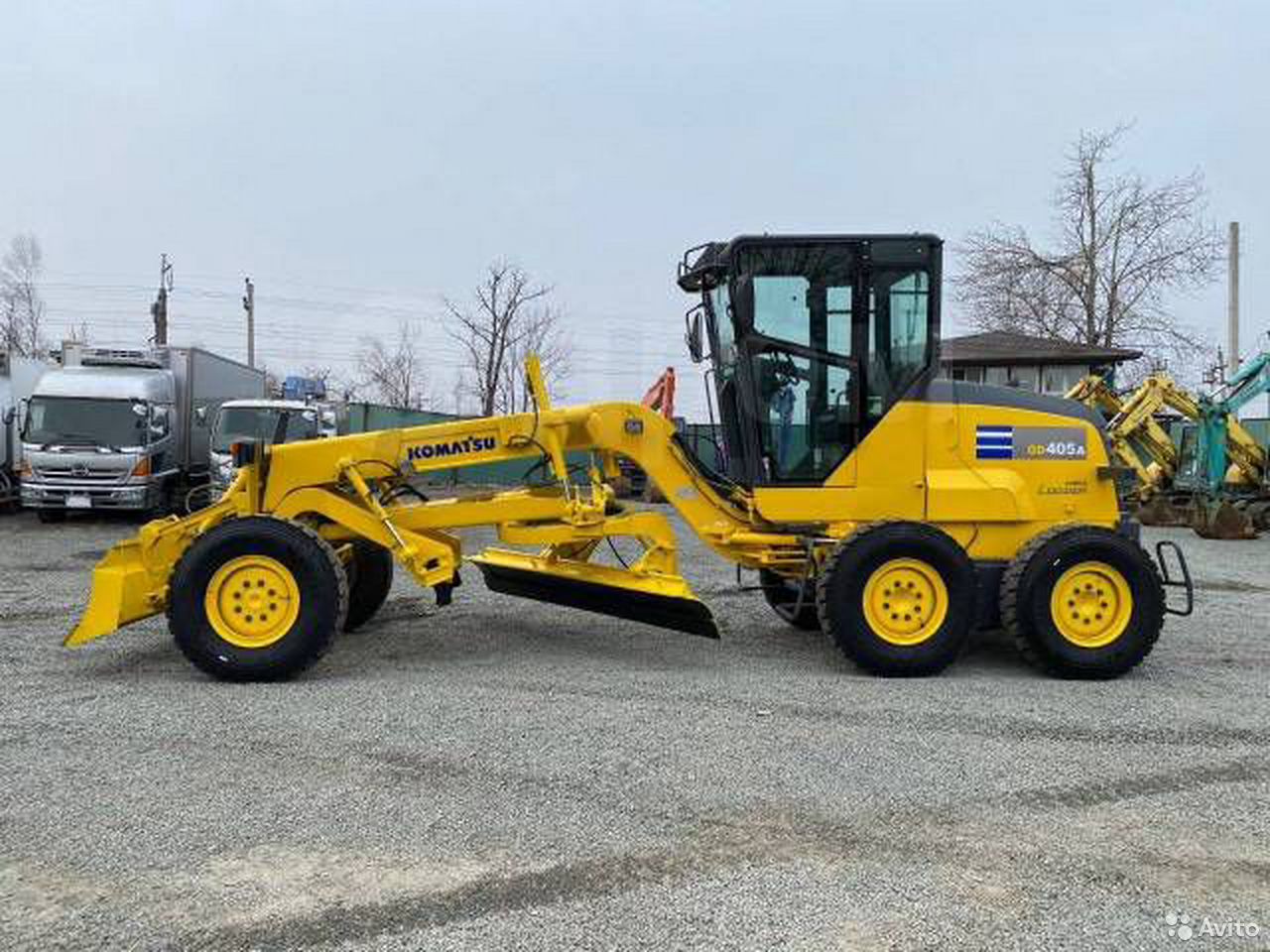 Автогрейдер Komatsu GD405A-3 4WD