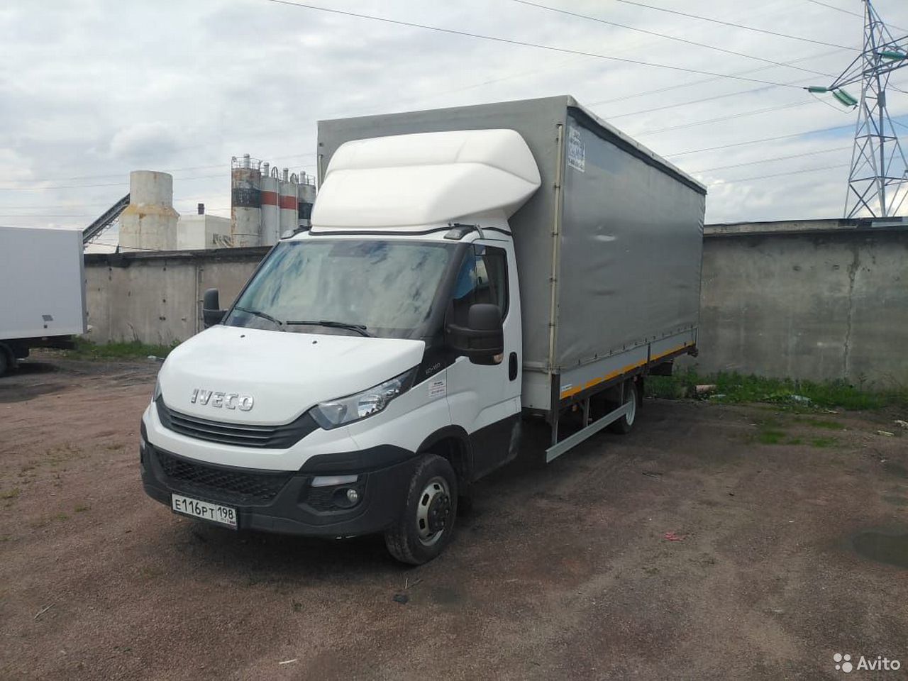 Тентованный автомобиль Iveco Daily