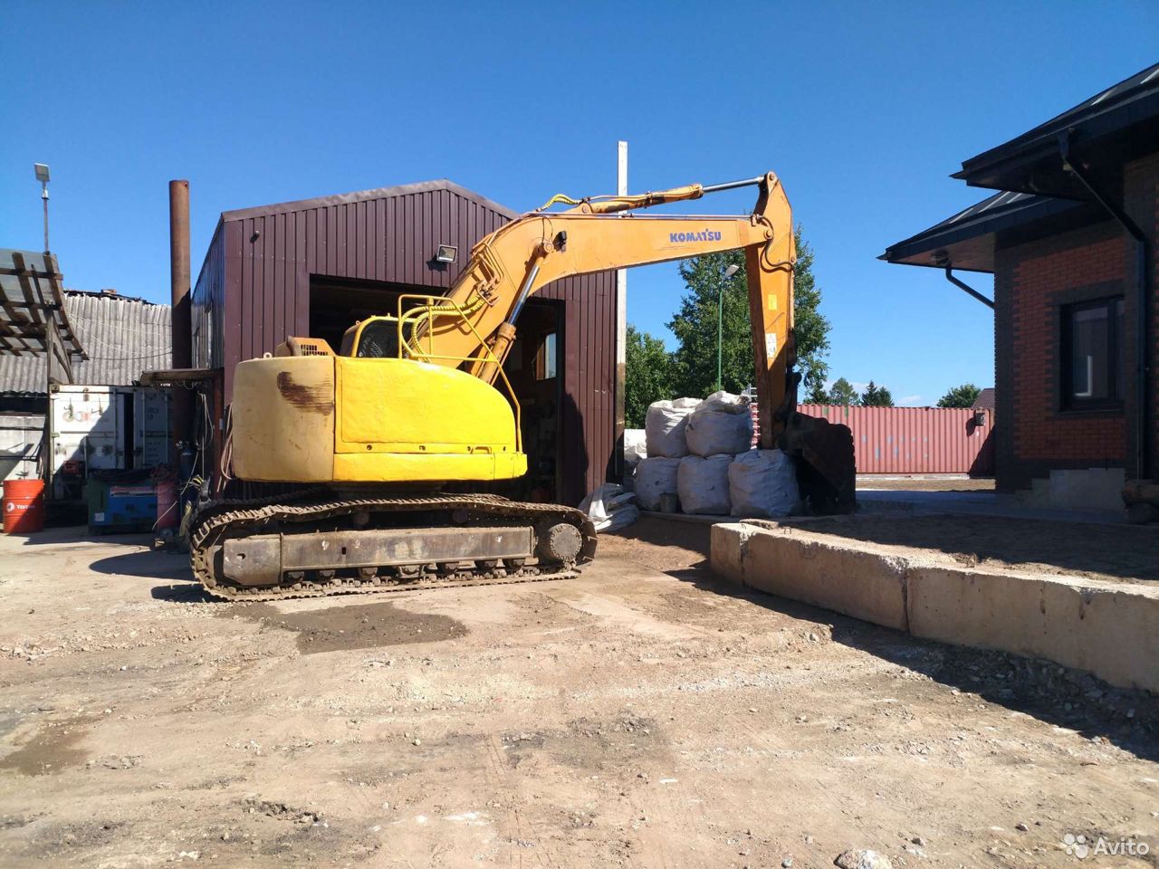 Гусеничный экскаватор Komatsu 228