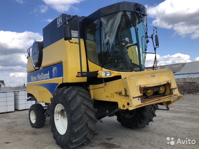 Зерноуборочный комбайн New Holland CSX7060