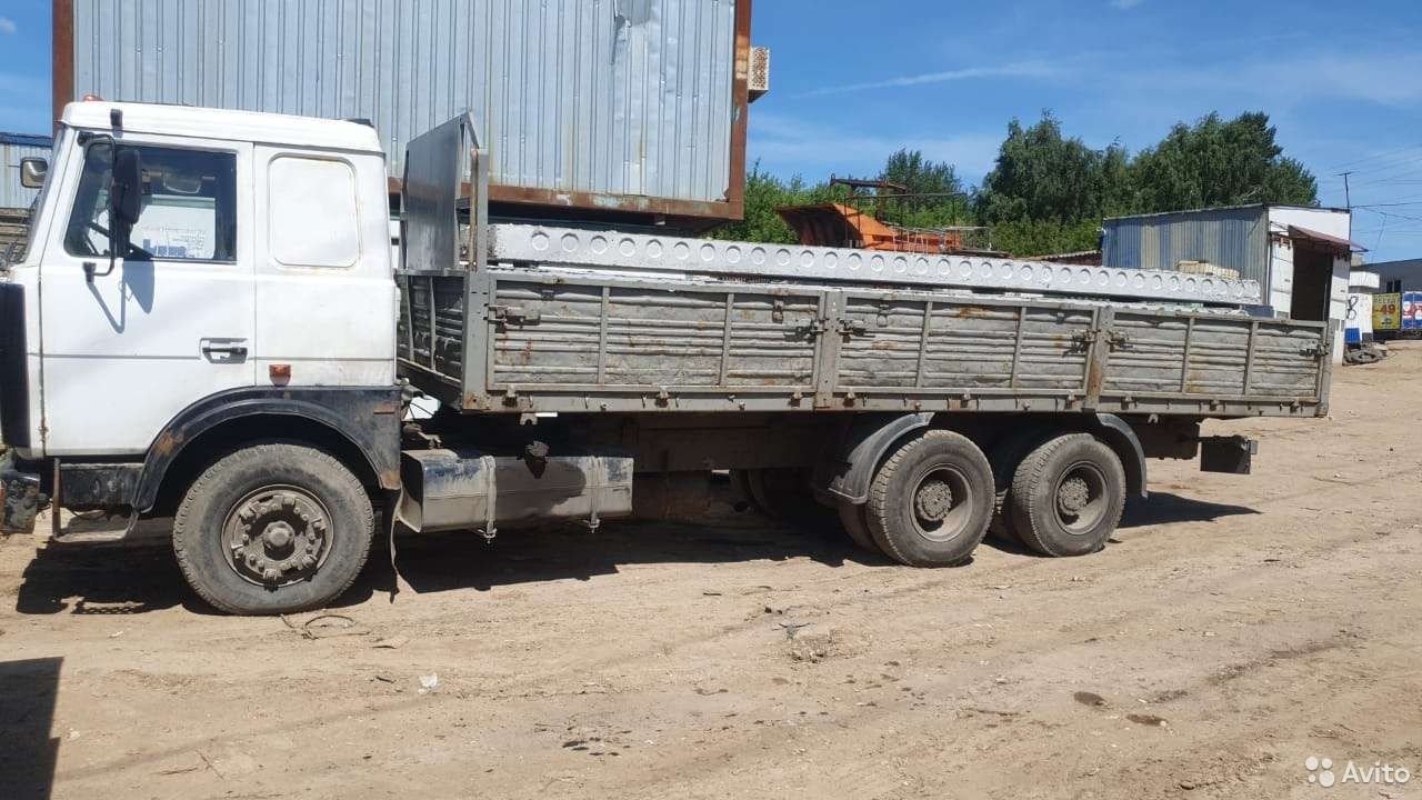 Бортовой грузовик МАЗ 630300