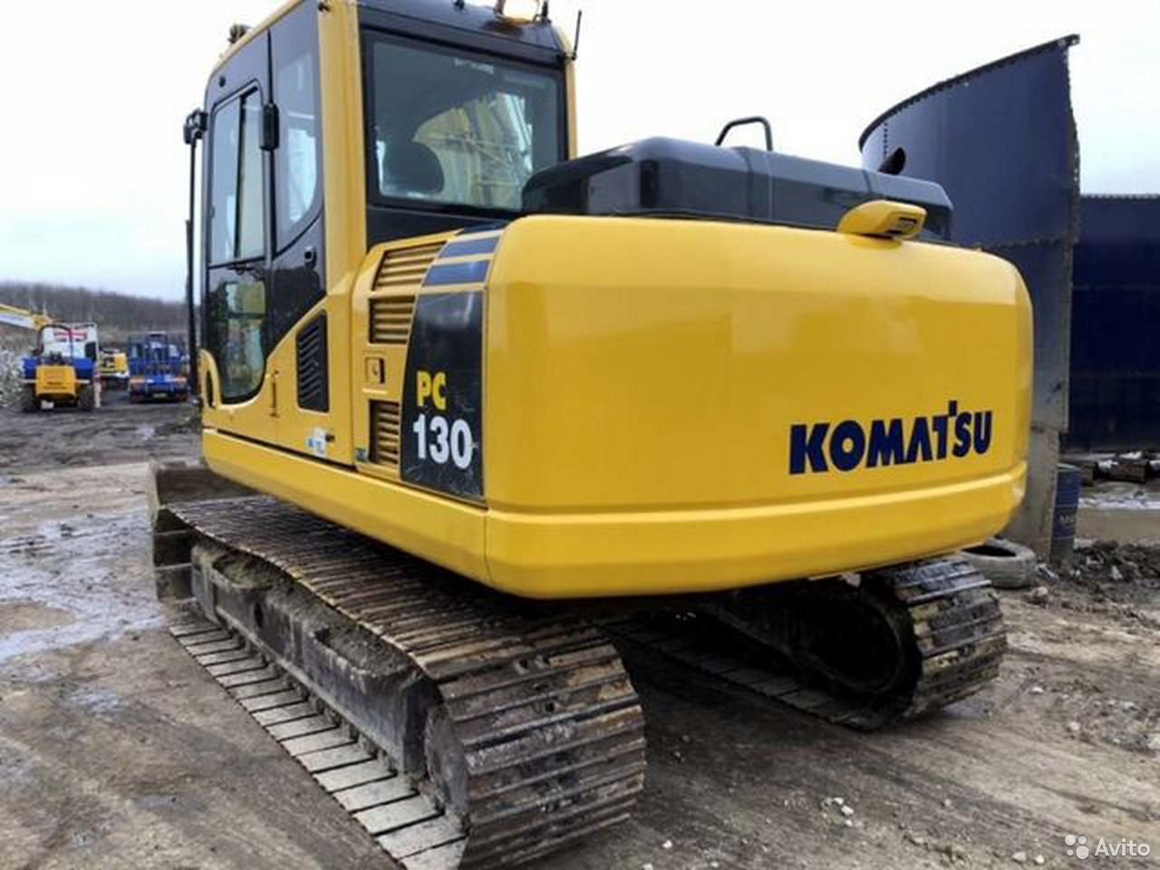 Гусеничный экскаватор Komatsu PC130-8