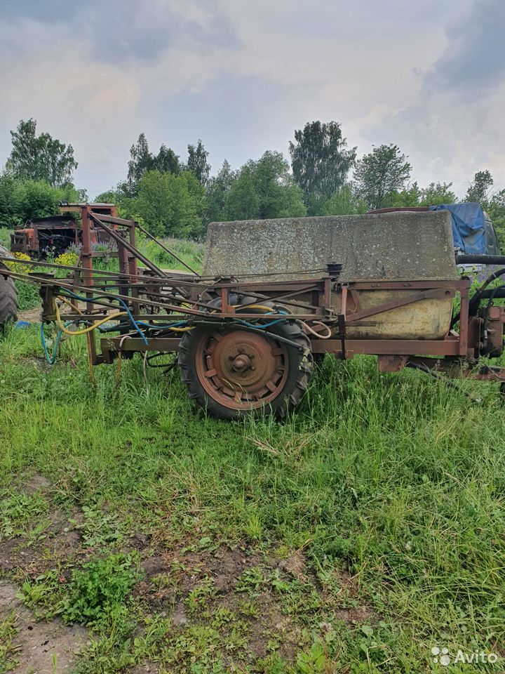 Прицепной опрыскиватель