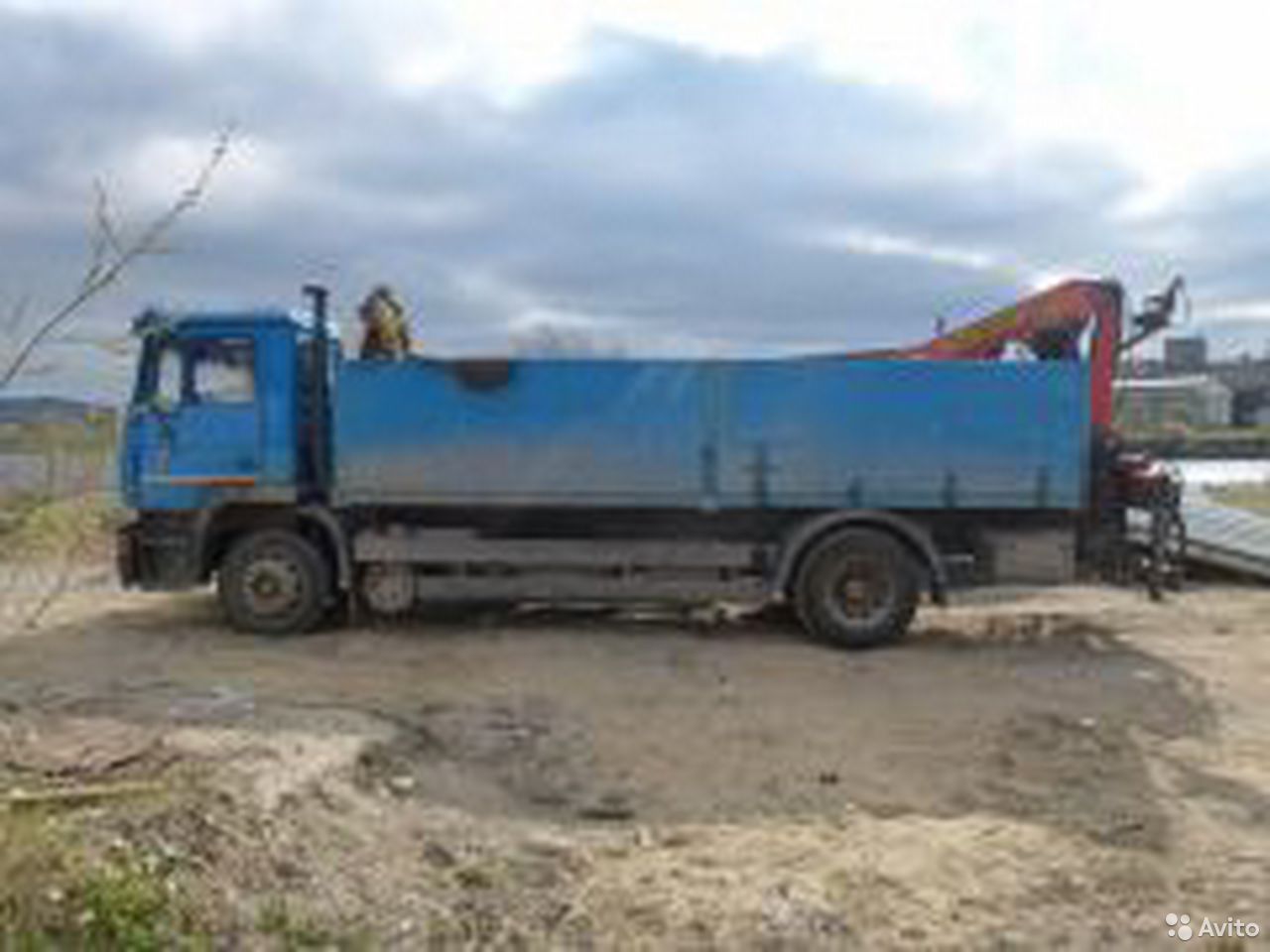 Бортовой грузовик с КМУ MAN