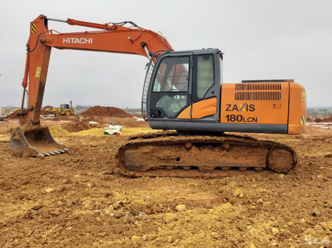 Гусеничный экскаватор Hitachi Zaxis 180LCN