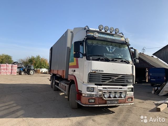 Тентованный грузовик Volvo FH