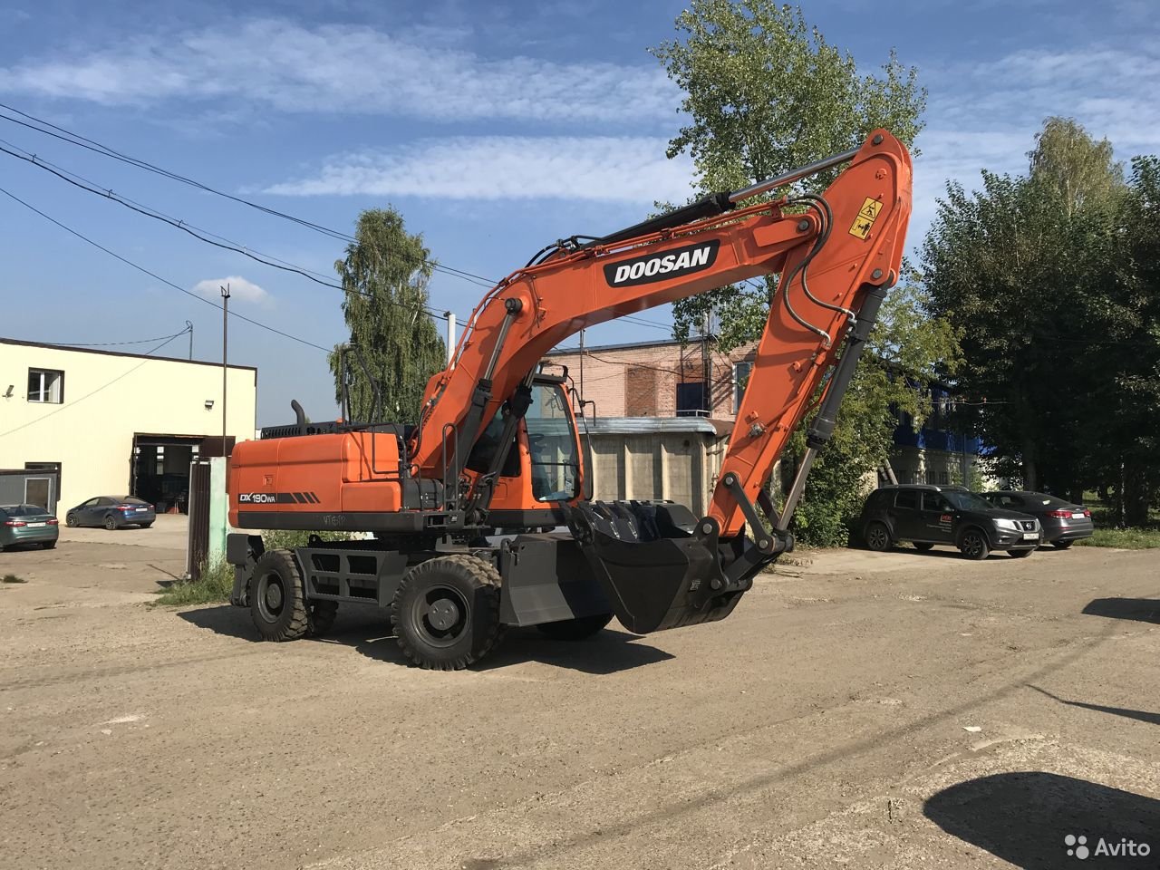 Колесный экскаватор Doosan DX190WA