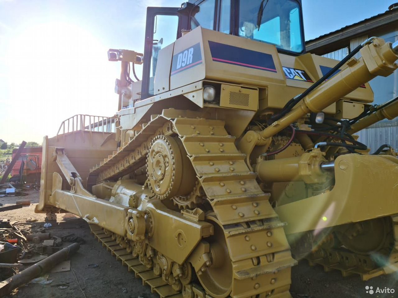 Гусеничный бульдозер Caterpillar D9R