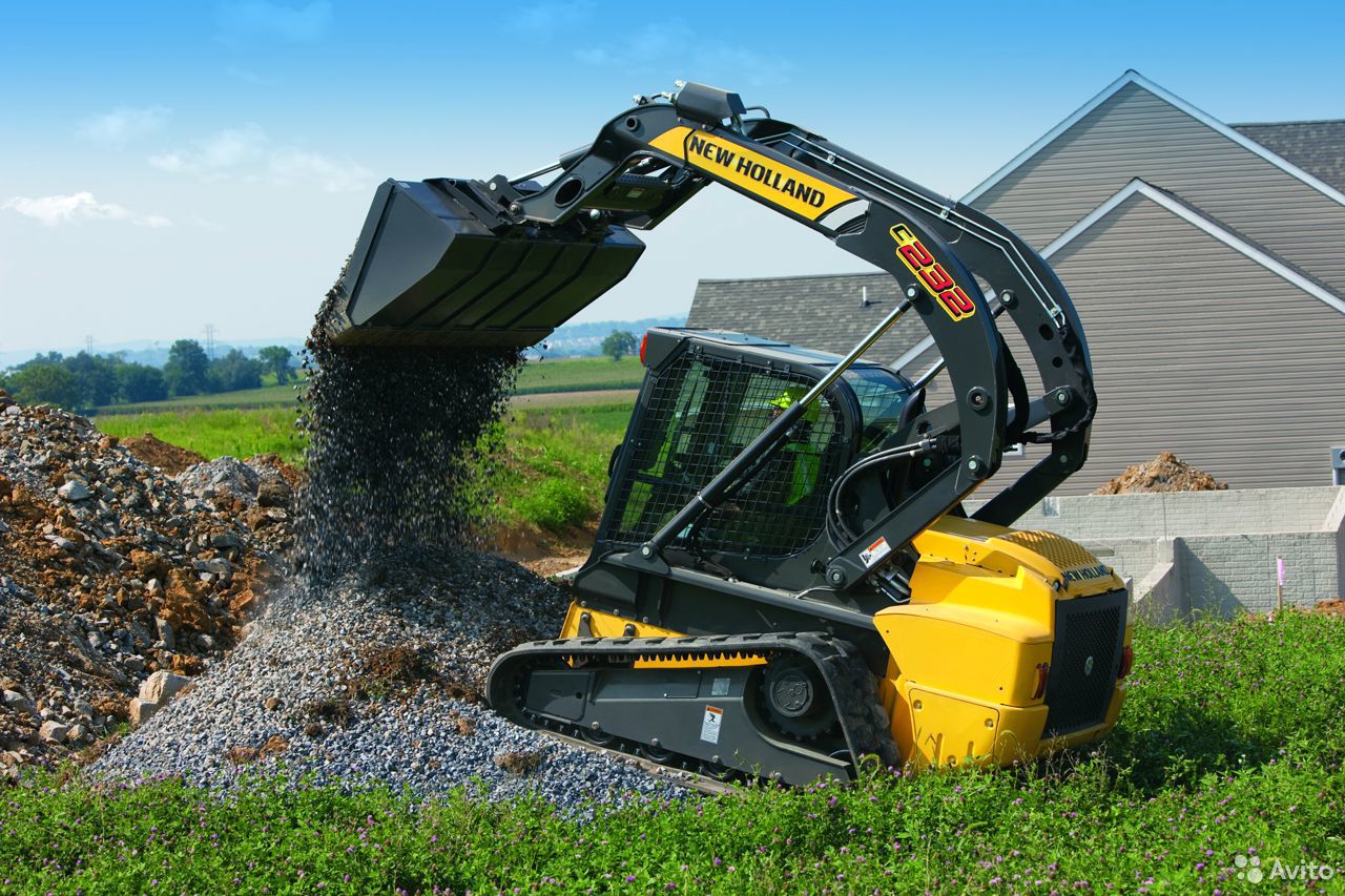 Гусеничный мини-погрузчик New Holland C332