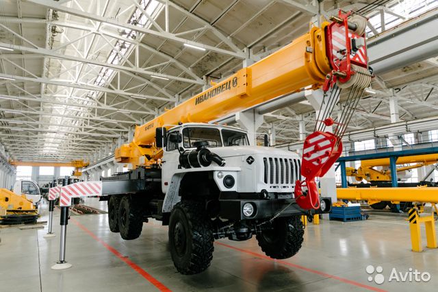 Автокран Ивановец КС-45717-3В на шасси УРАЛ