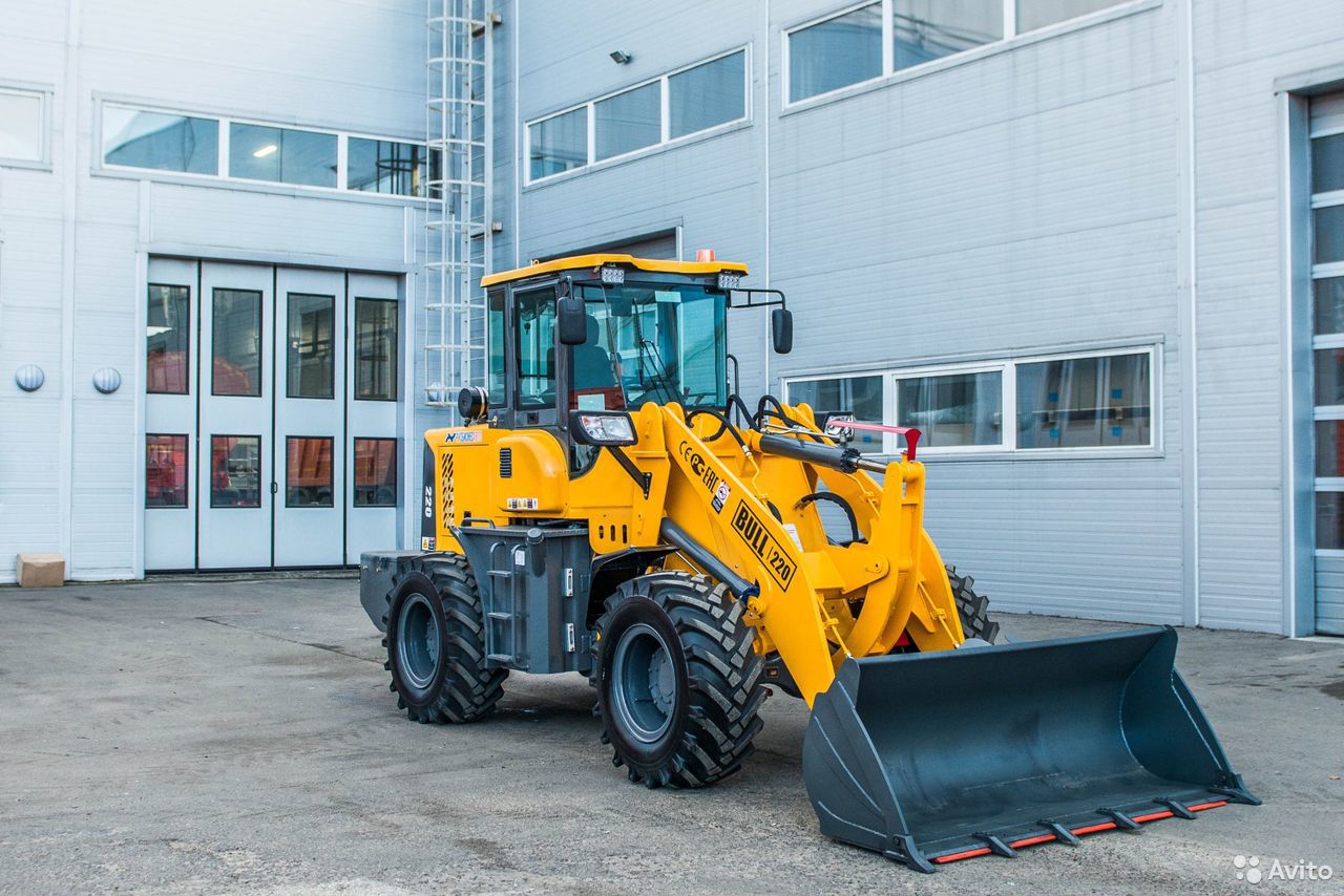 Фронтальный погрузчик Bull SL220