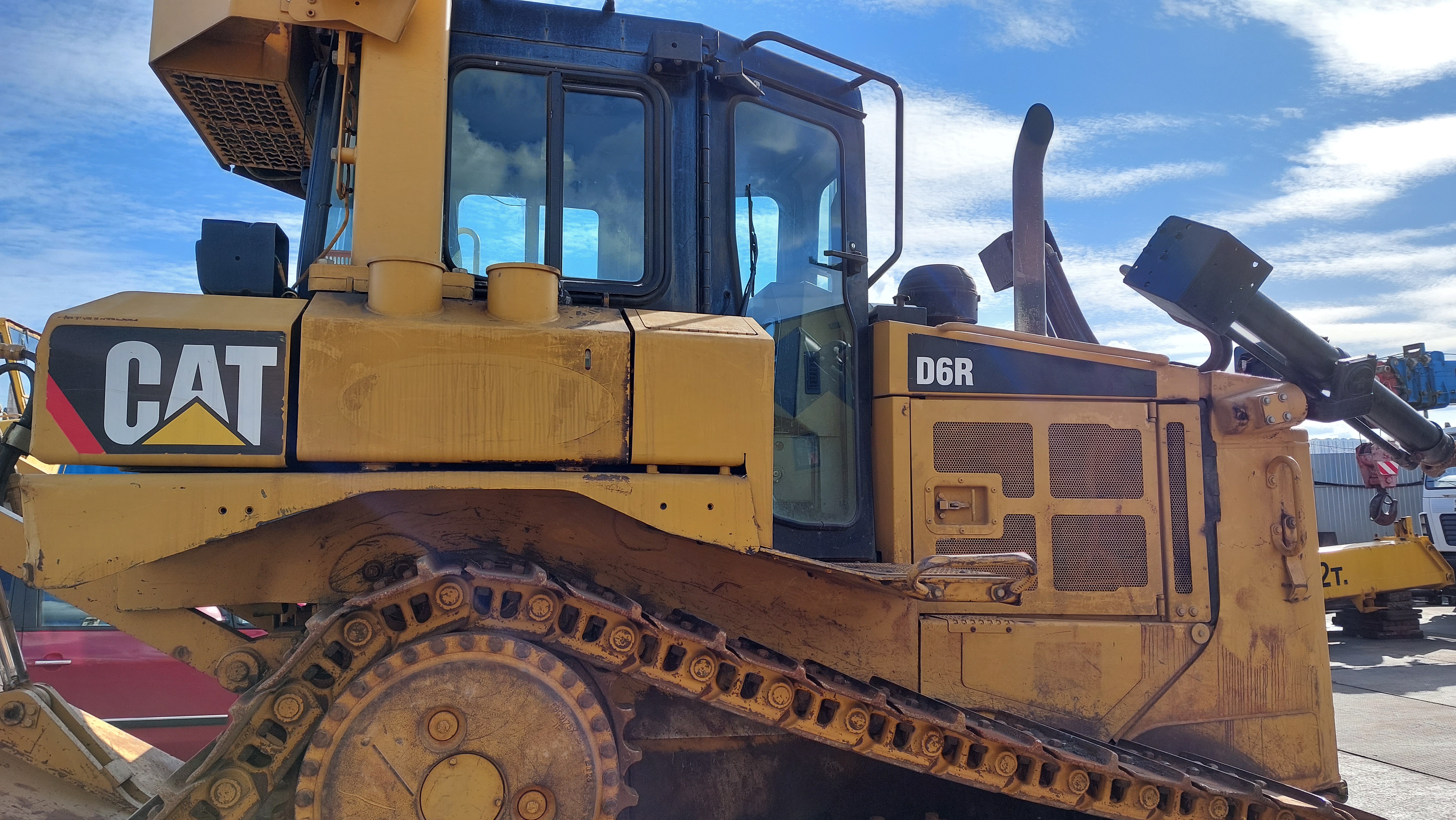 Гусеничный бульдозер Caterpillar D6R