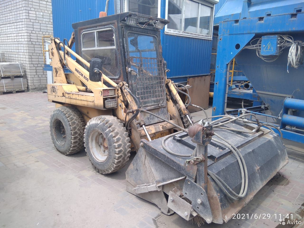 Мини-погрузчик Кургандормаш МКСМ-800