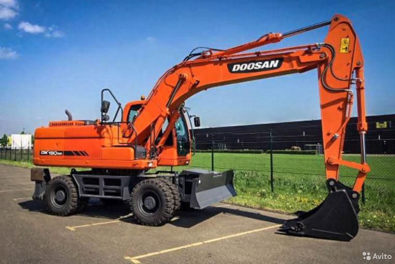 Колесный экскаватор Doosan DX190WA