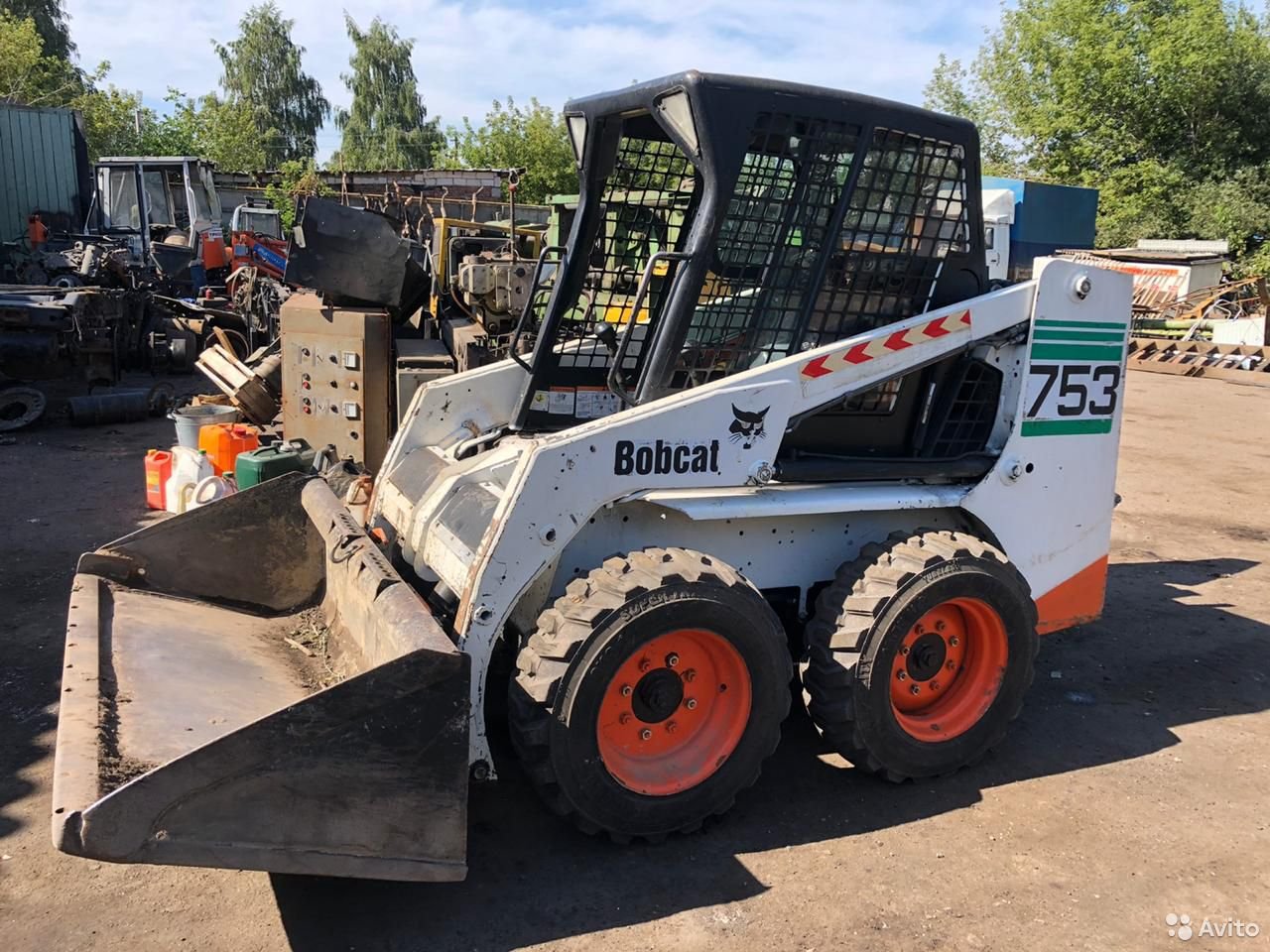 Мини-погрузчик Bobcat 753