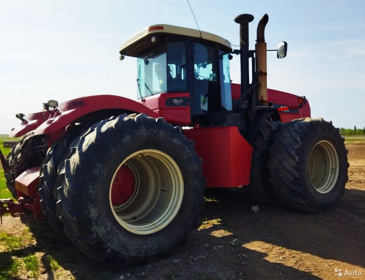 Трактор Buhler Versatile 435