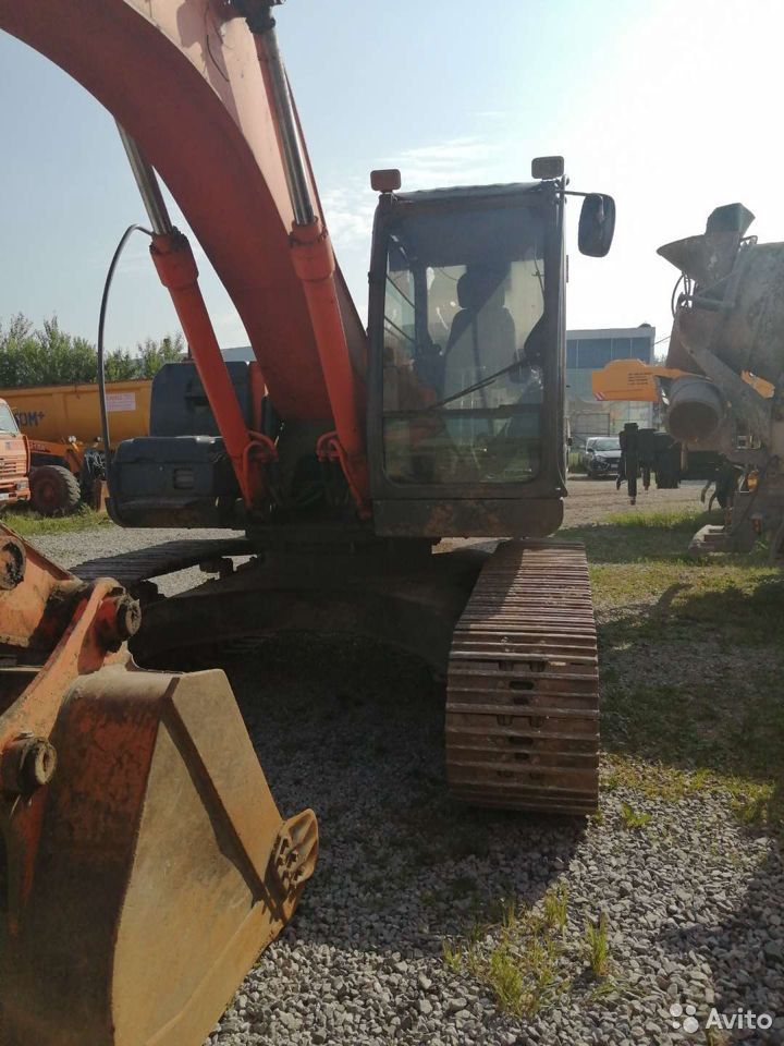 Гусеничный экскаватор Hitachi Zaxis 240