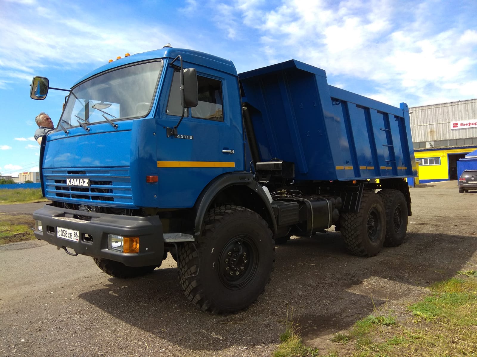 Самосвал КамАЗ 45141