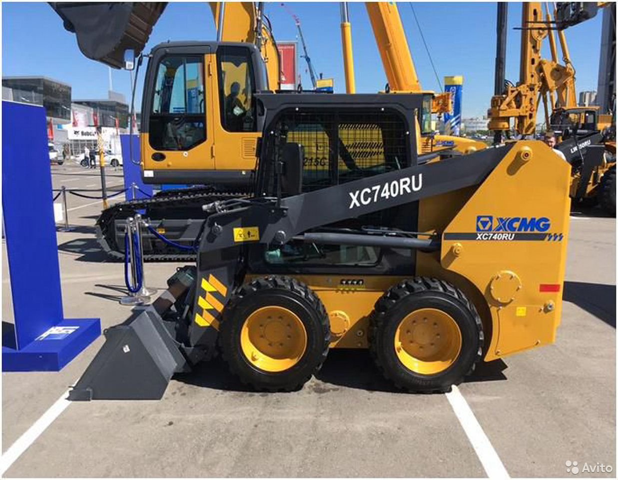 Мини-погрузчик XCMG XC740RU