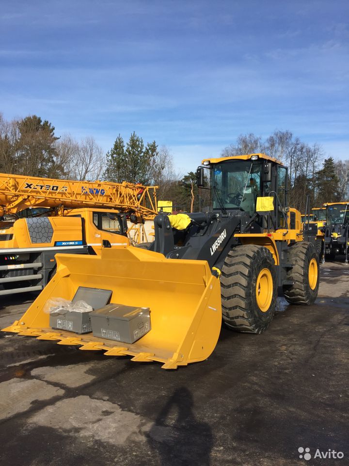 Фронтальный погрузчик XCMG LW500FN