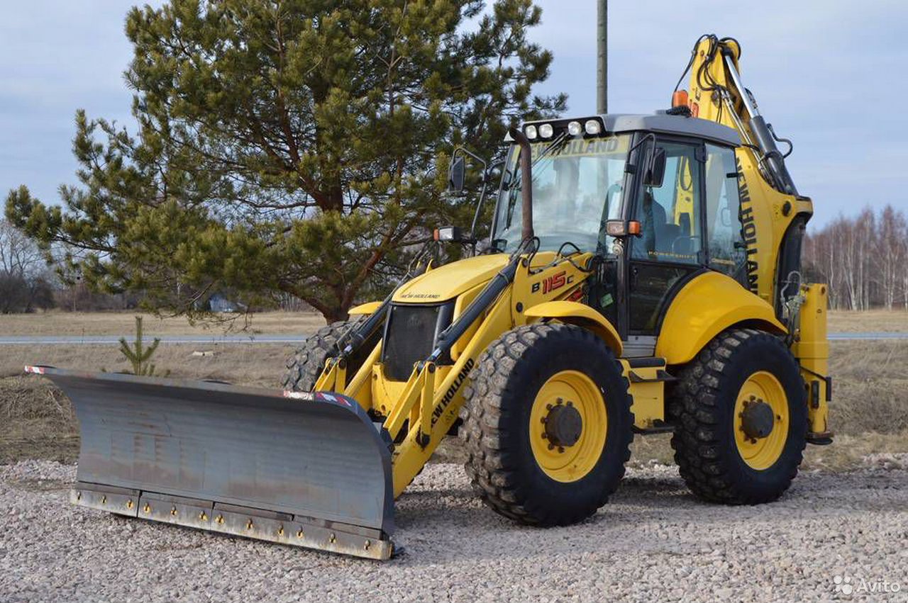 Экскаватор-погрузчик New Holland B115B, гидромолот