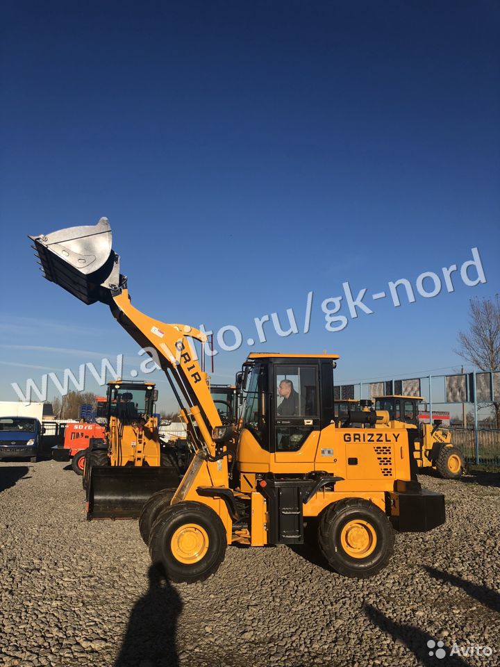 Фронтальный погрузчик Shanlin ZL20