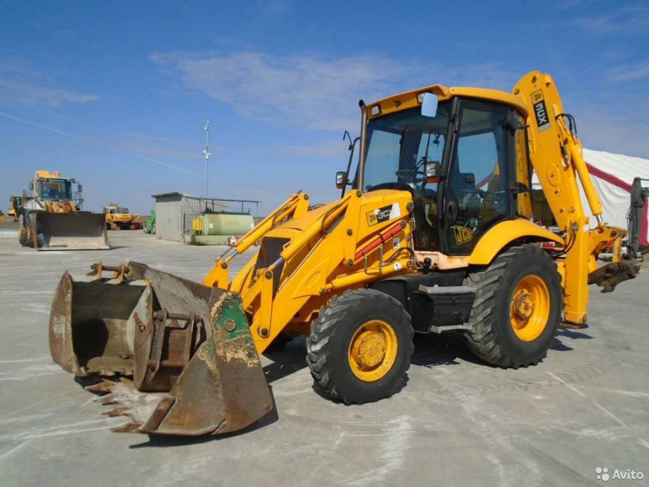 Экскаватор-погрузчик JCB 3CX