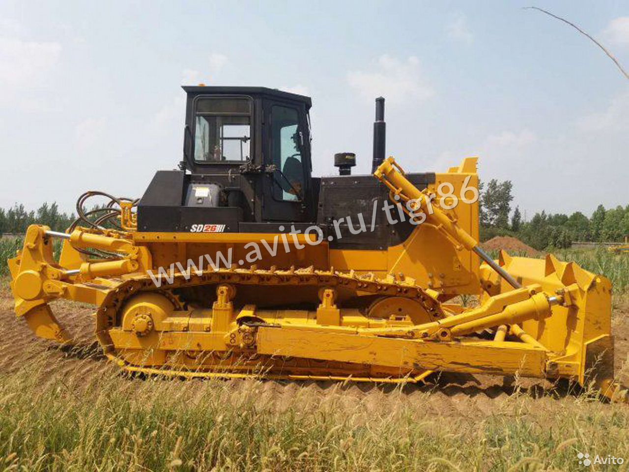 Гусеничный бульдозер Shantui SD26