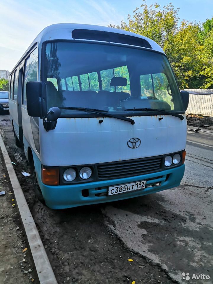 Автобус Toyota Coaster