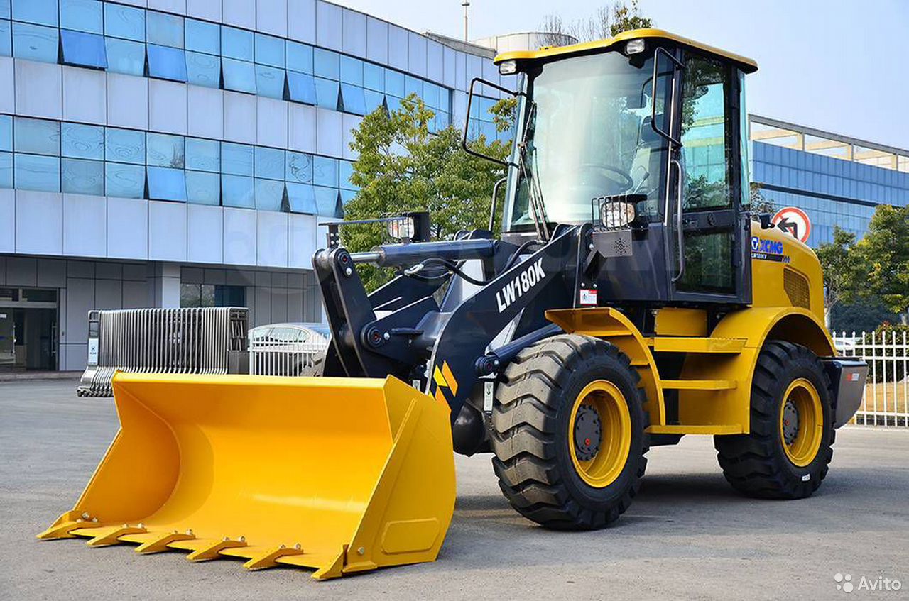 Фронтальный погрузчик XCMG LW180К