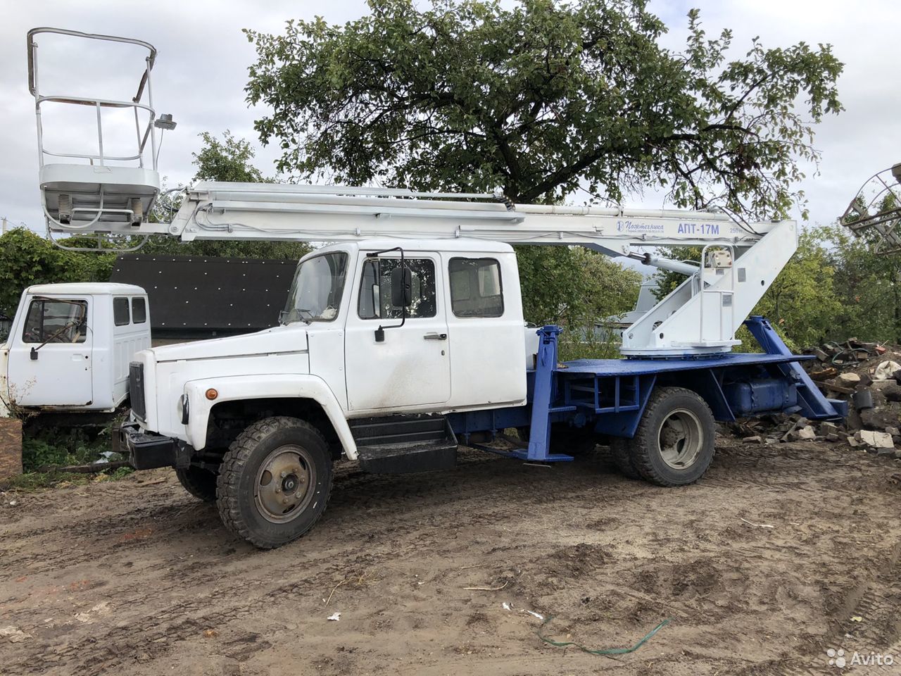 Автовышка ГАЗ 3307 с АГП АПТ-17м