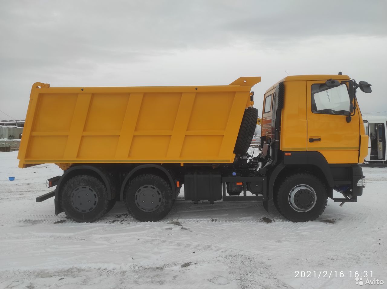 Самосвал МАЗ 6501С5-584-000