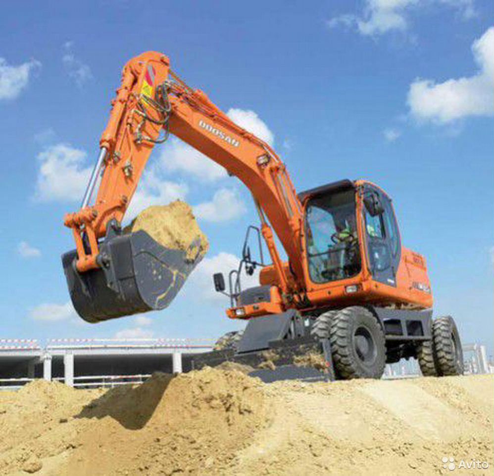 Колесный экскаватор Doosan DX160W