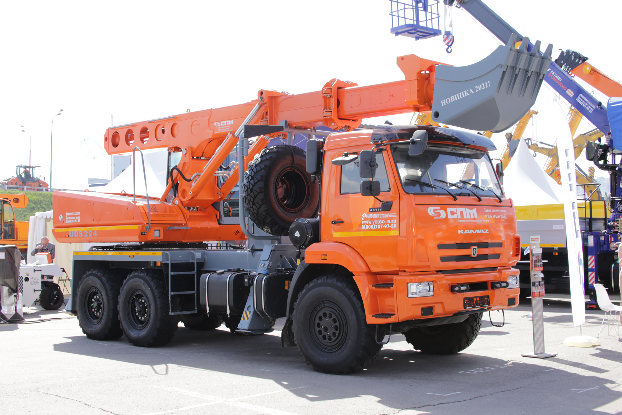 Экскаватор-планировщик UDS 224 на шасси КамАЗ-43118