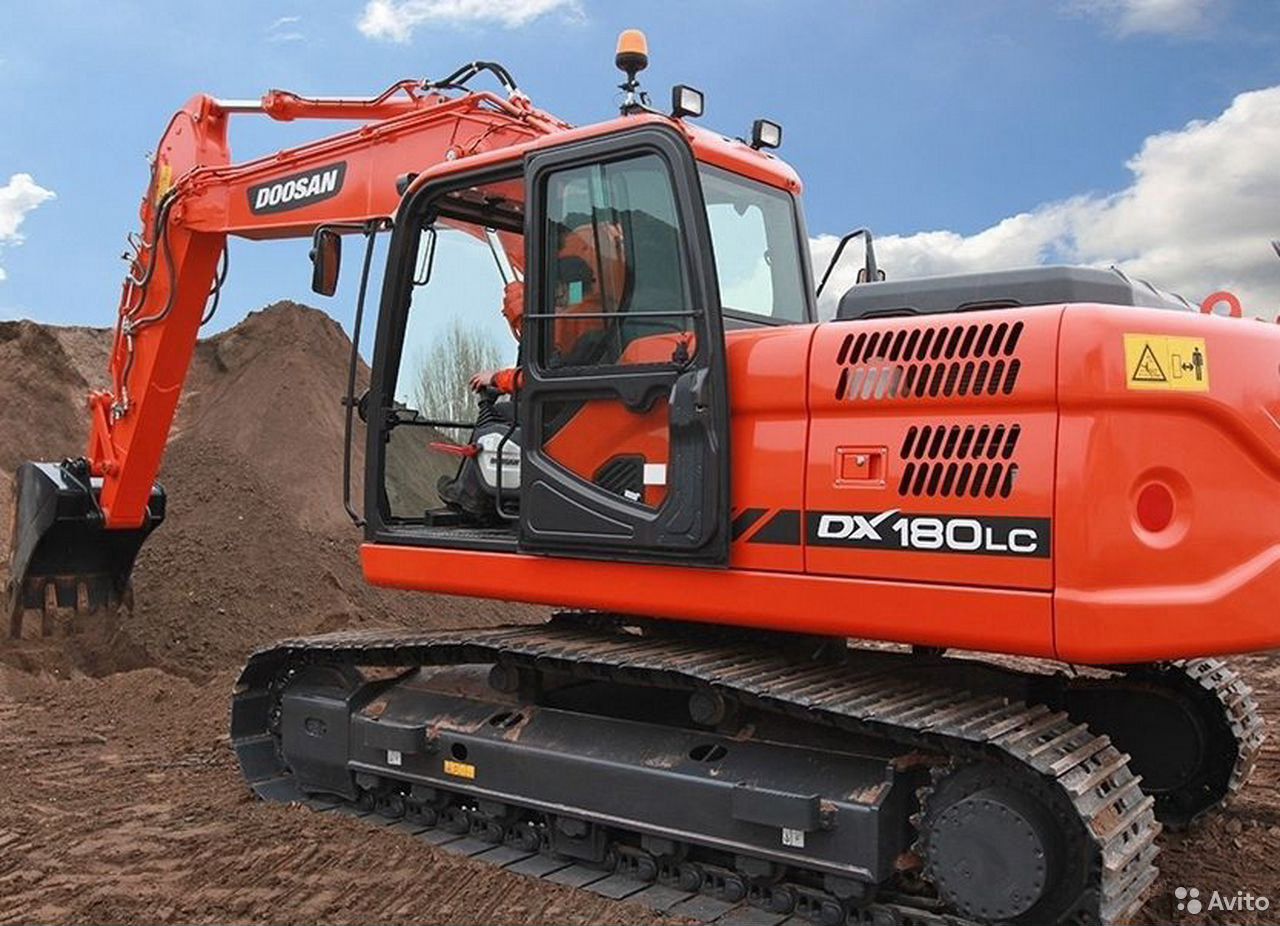Гусеничный экскаватор DOOSAN DX180LC