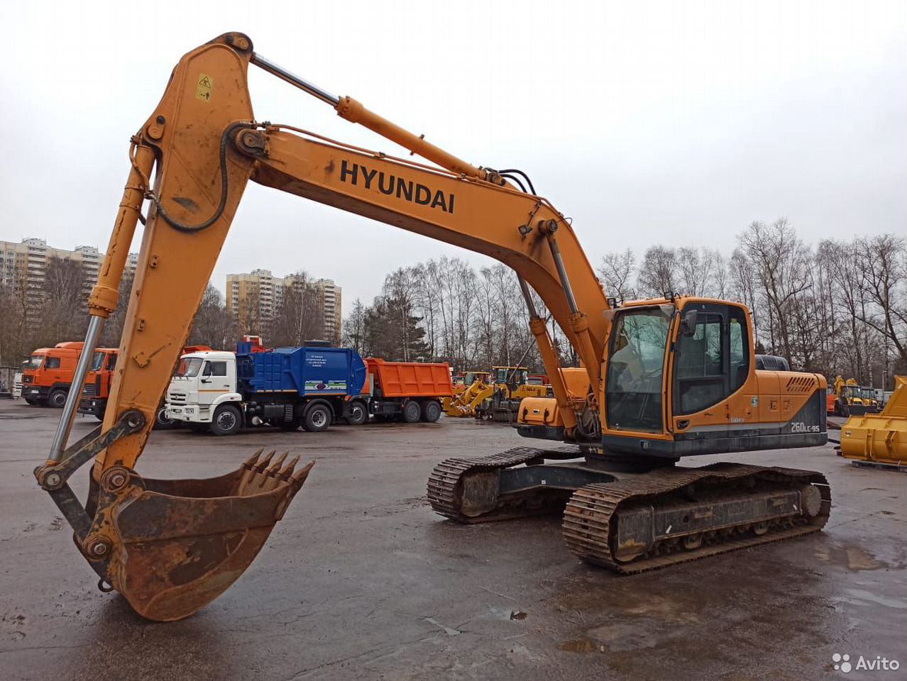 Гусеничный экскаватор Hyundai R260LC-9S